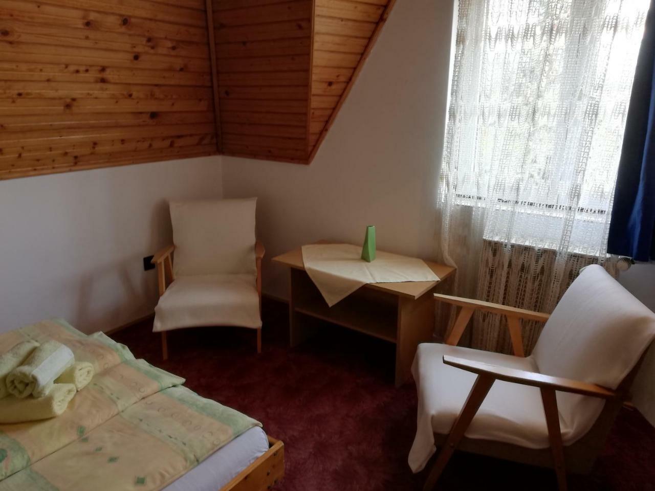 Székely Szállás Gyula Exterior foto